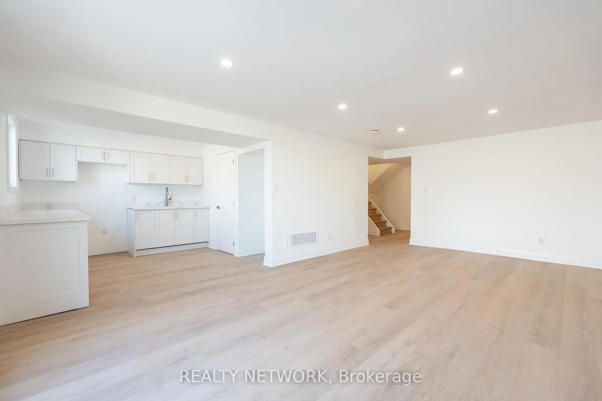 Photo 29 of 64 Brookstream Court, Hamilton, Red Hill — HOMEH