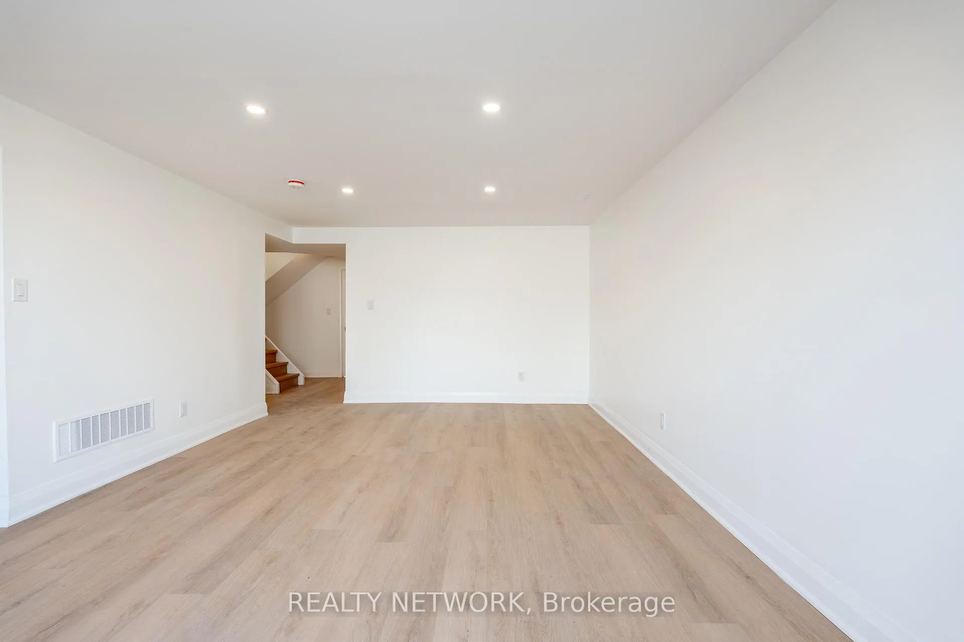 Photo 30 of 64 Brookstream Court, Hamilton, Red Hill — HOMEH