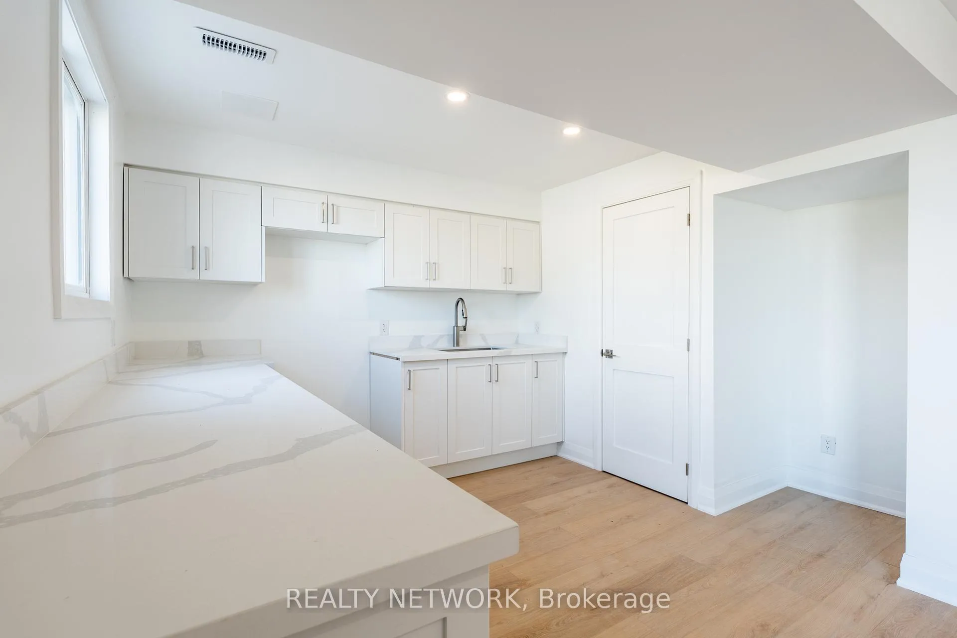 Photo 32 of 64 Brookstream Court, Hamilton, Red Hill — HOMEH