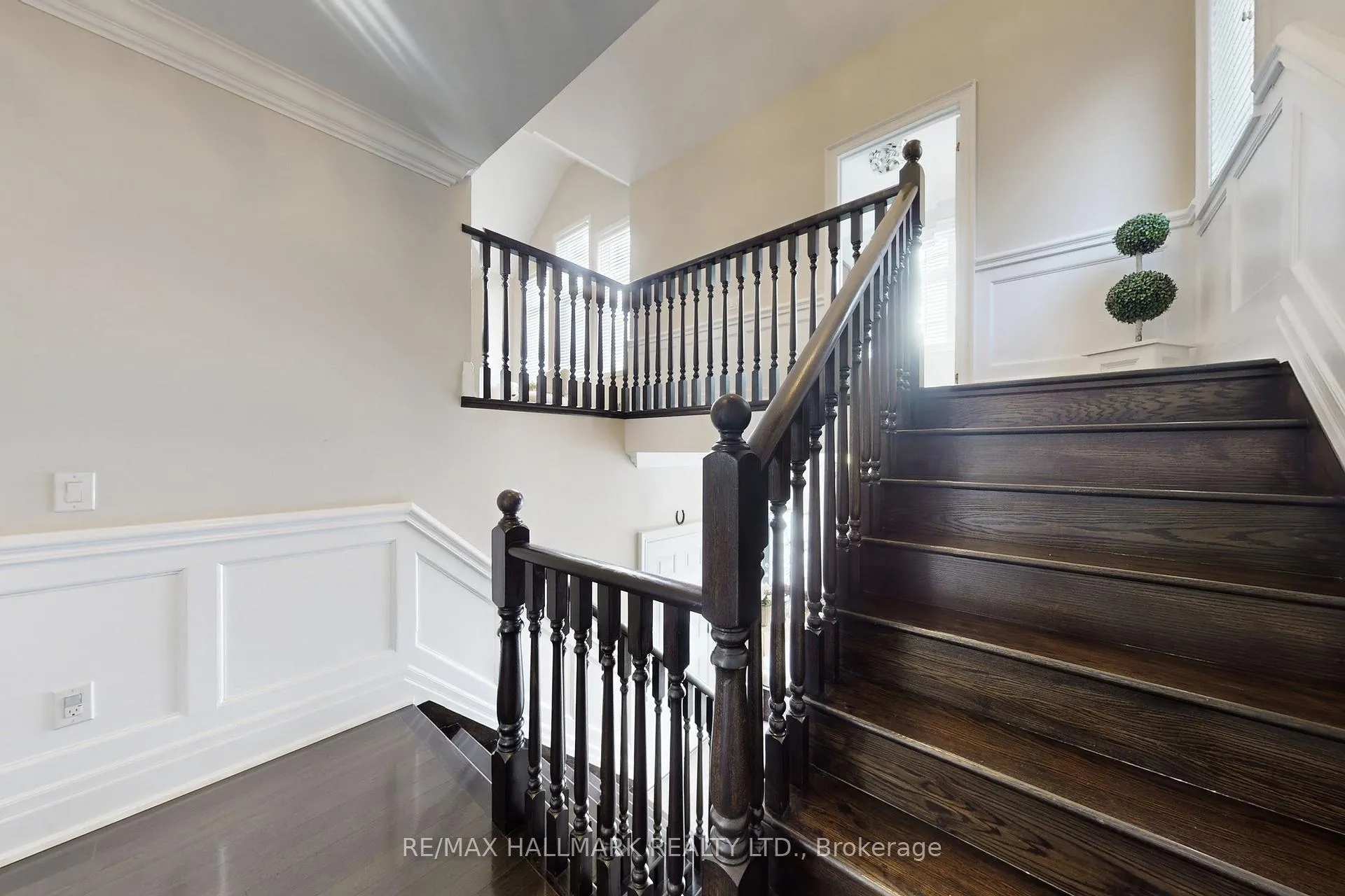 Photo 5 of 52 Mcechearn Crescent, Caledon, Rural Caledon — HOMEH