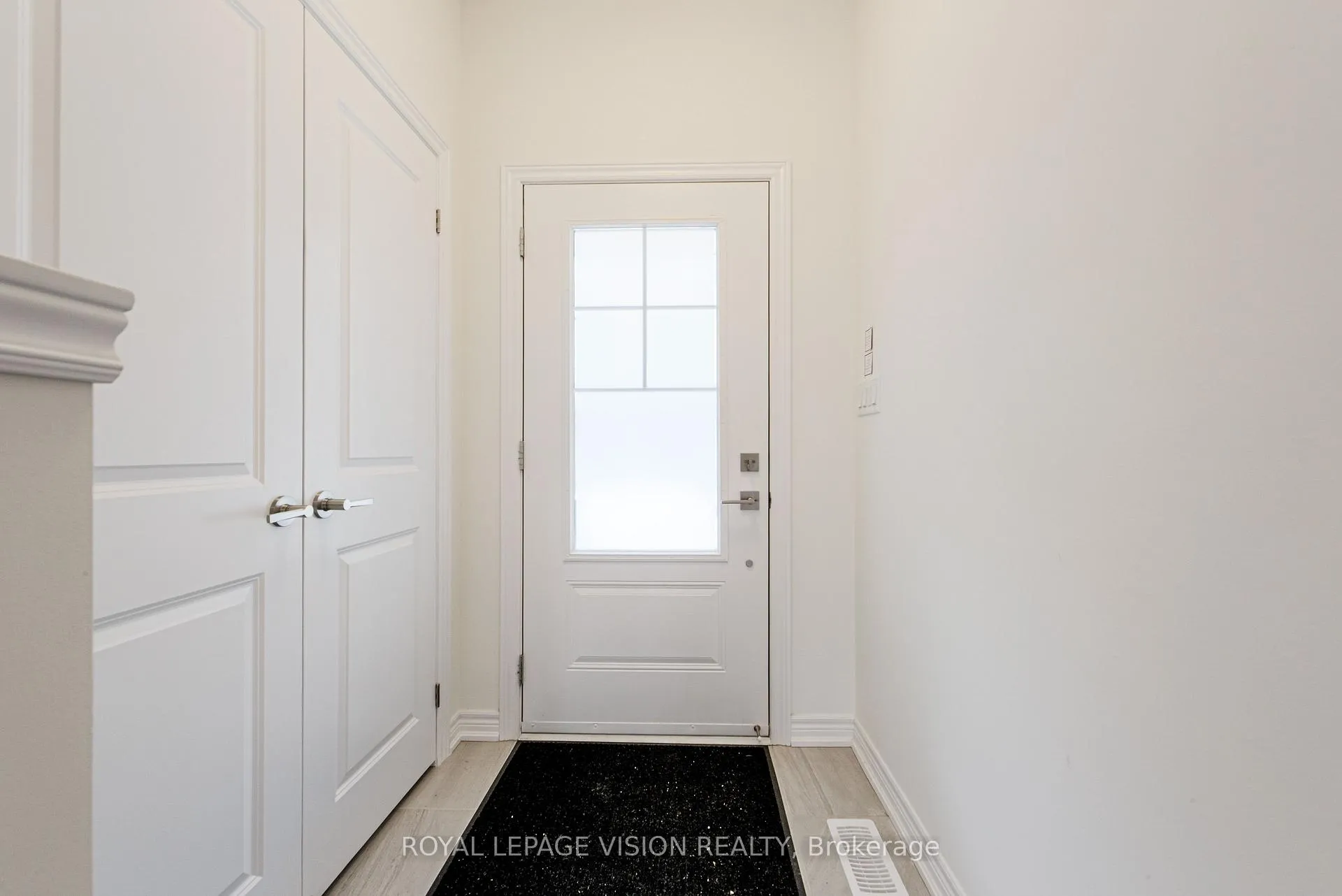 Photo 2 of 51 Folcroft Street, Brampton, Credit Valley — HOMEH