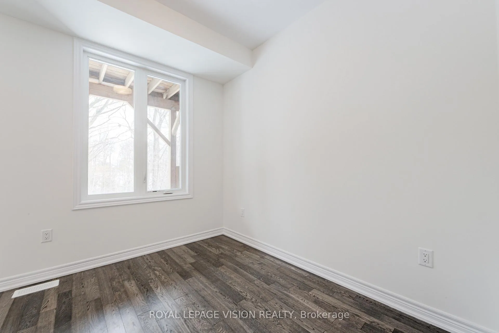 Photo 5 of 51 Folcroft Street, Brampton, Credit Valley — HOMEH
