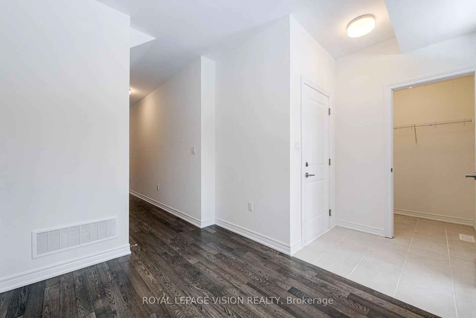 Photo 6 of 51 Folcroft Street, Brampton, Credit Valley — HOMEH