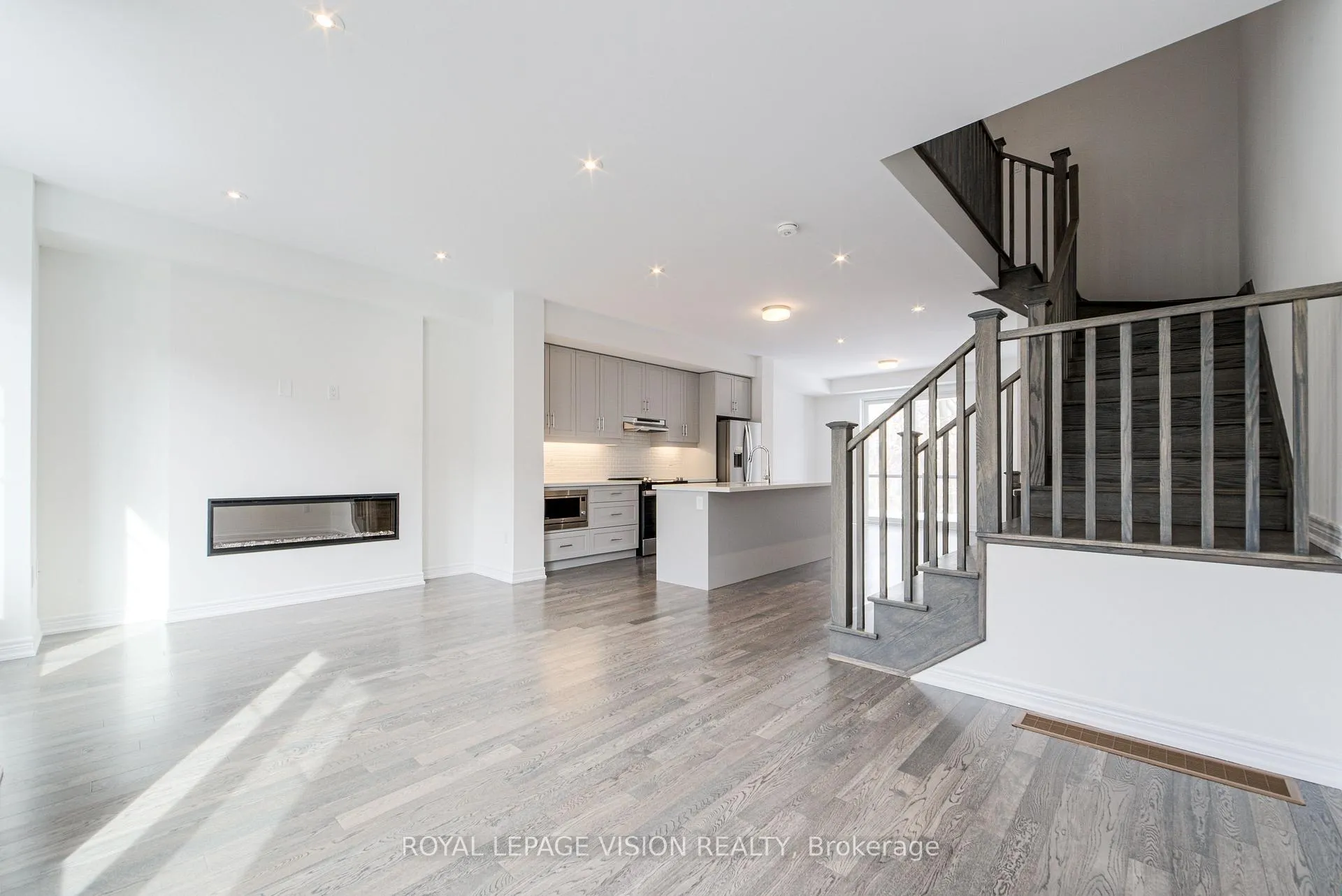 Photo 22 of 51 Folcroft Street, Brampton, Credit Valley — HOMEH