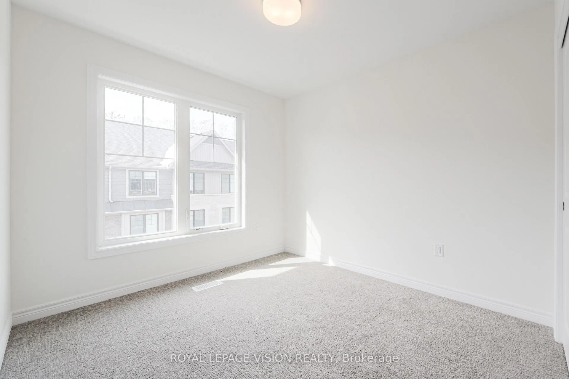 Photo 34 of 51 Folcroft Street, Brampton, Credit Valley — HOMEH