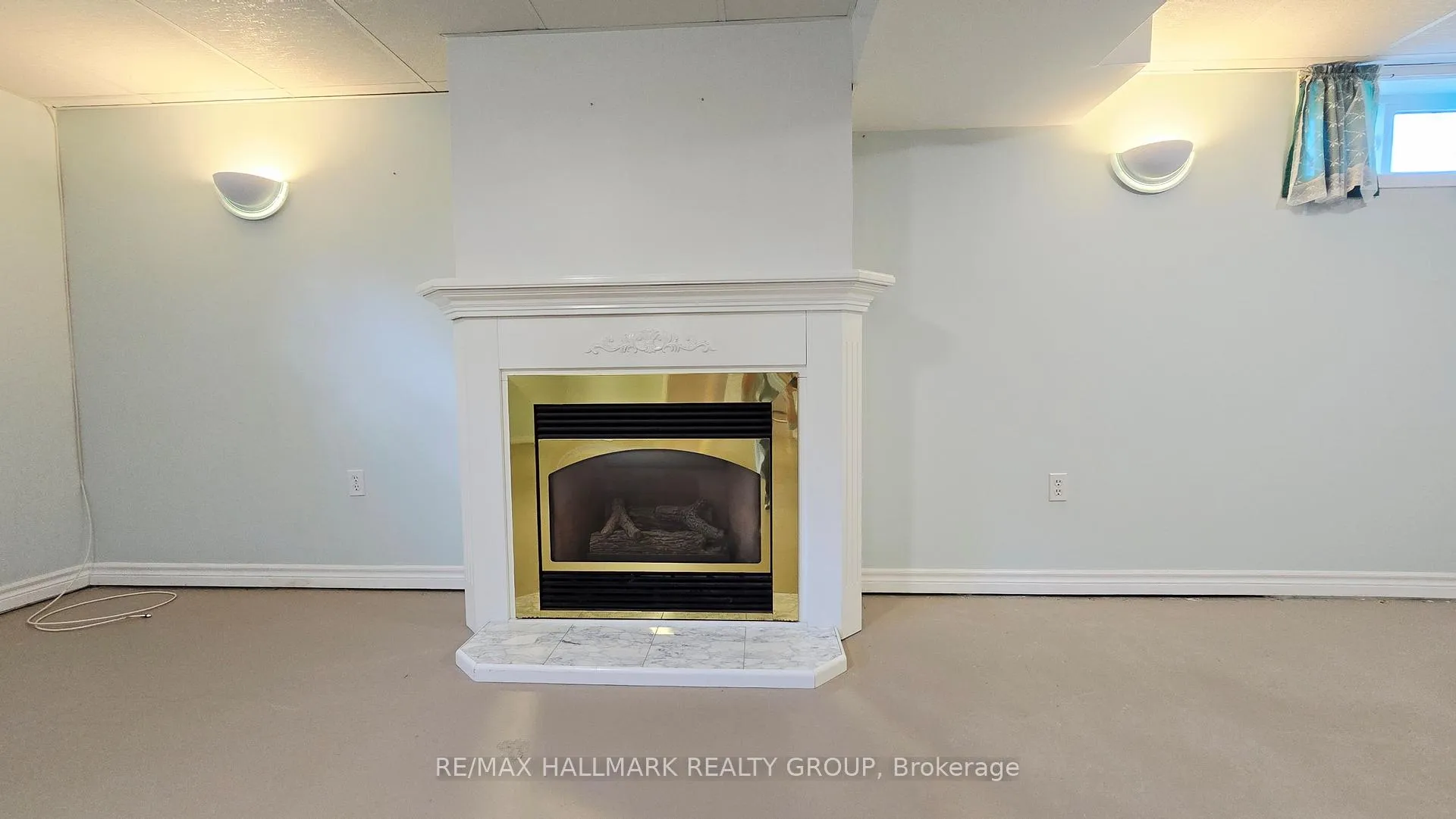 Photo 23 of 38 Hadley Circle, Ottawa, Bells Corners — HOMEH