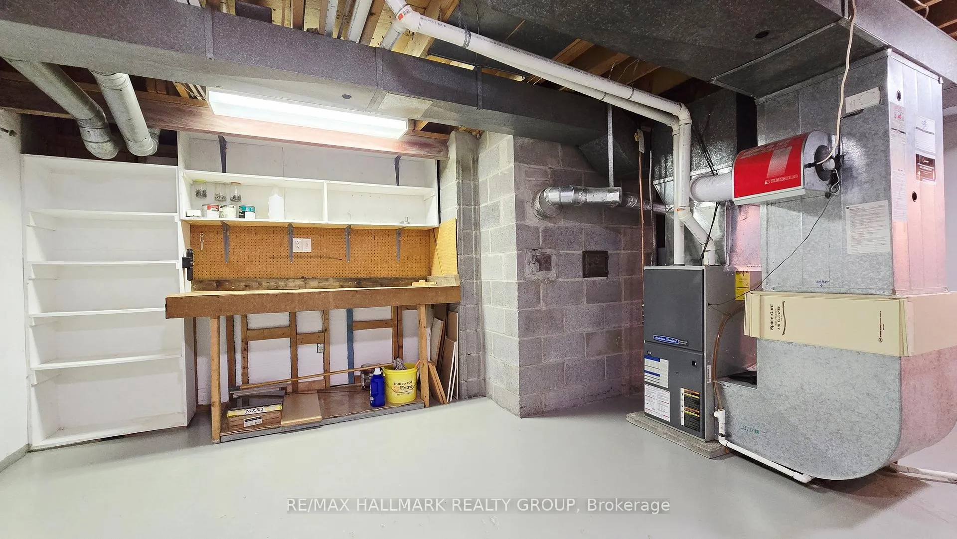 Photo 30 of 38 Hadley Circle, Ottawa, Bells Corners — HOMEH