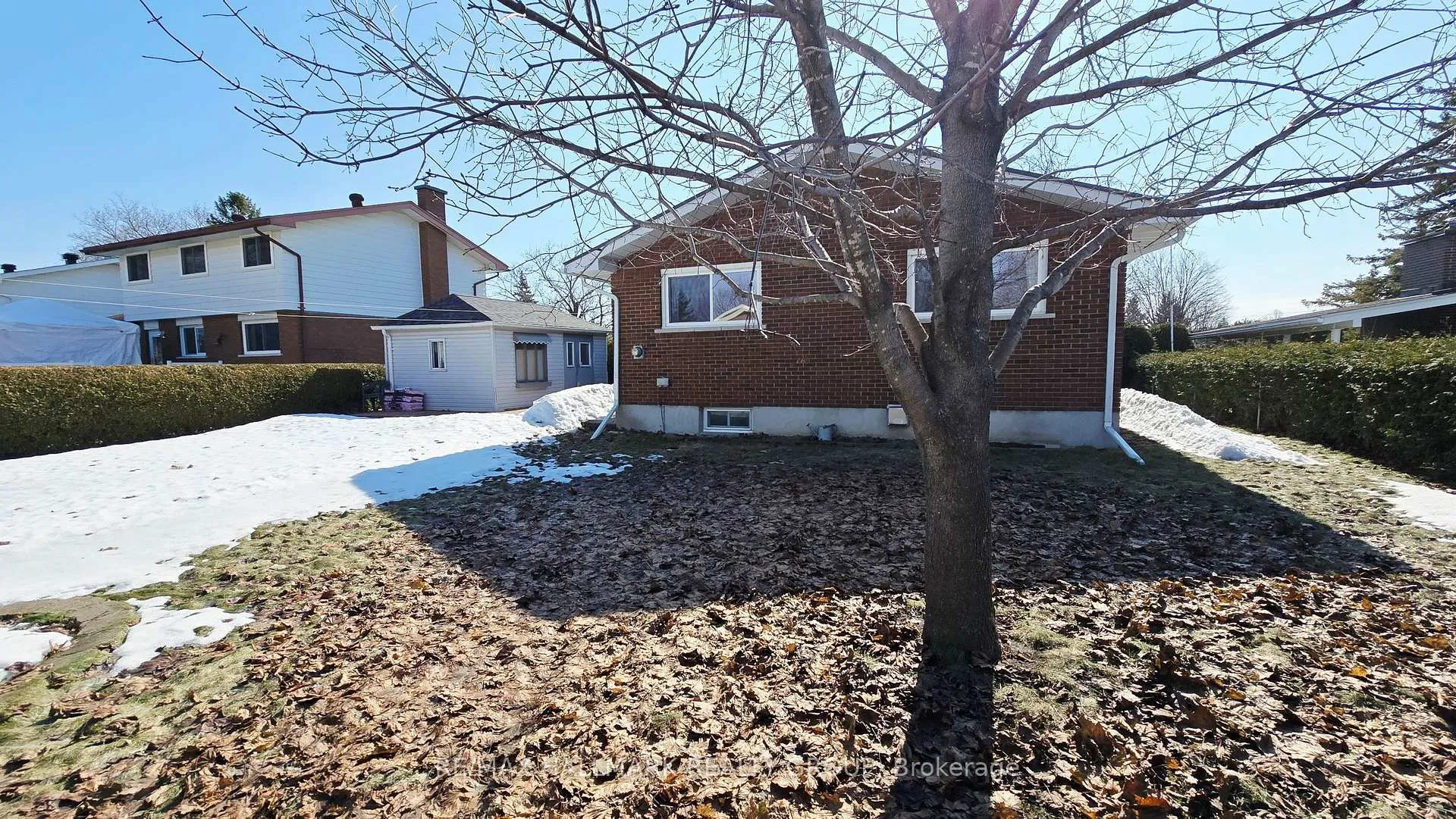 Photo 32 of 38 Hadley Circle, Ottawa, Bells Corners — HOMEH