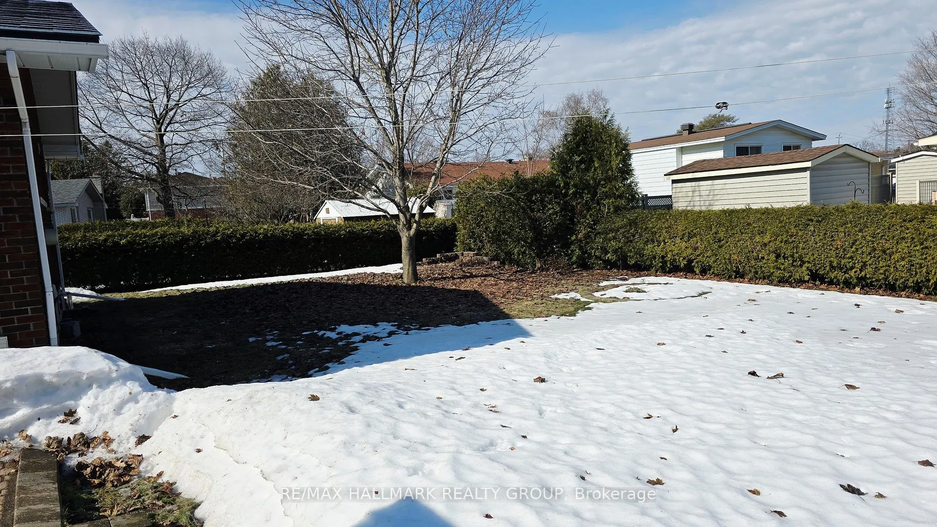 Photo 33 of 38 Hadley Circle, Ottawa, Bells Corners — HOMEH