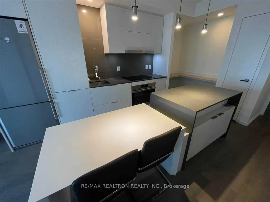 Photo 10 of Unit 1311, 1 Bloor Street E, Toronto, Church-Yonge Corridor — HOMEH
