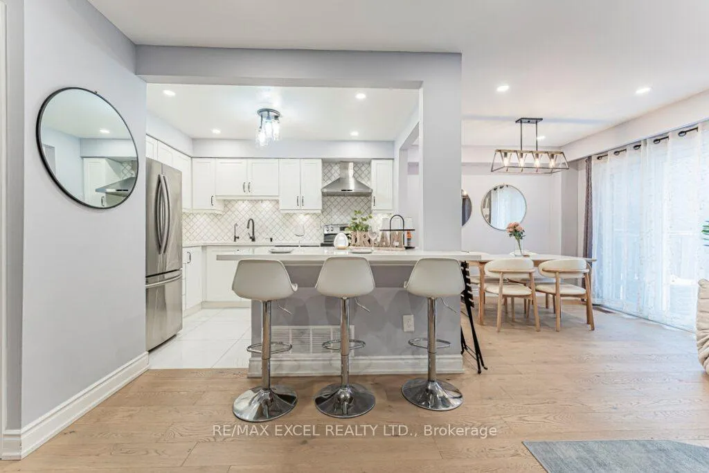 Photo 21 of 15 Knightsbridge Way, Markham, Markham Village — HOMEH