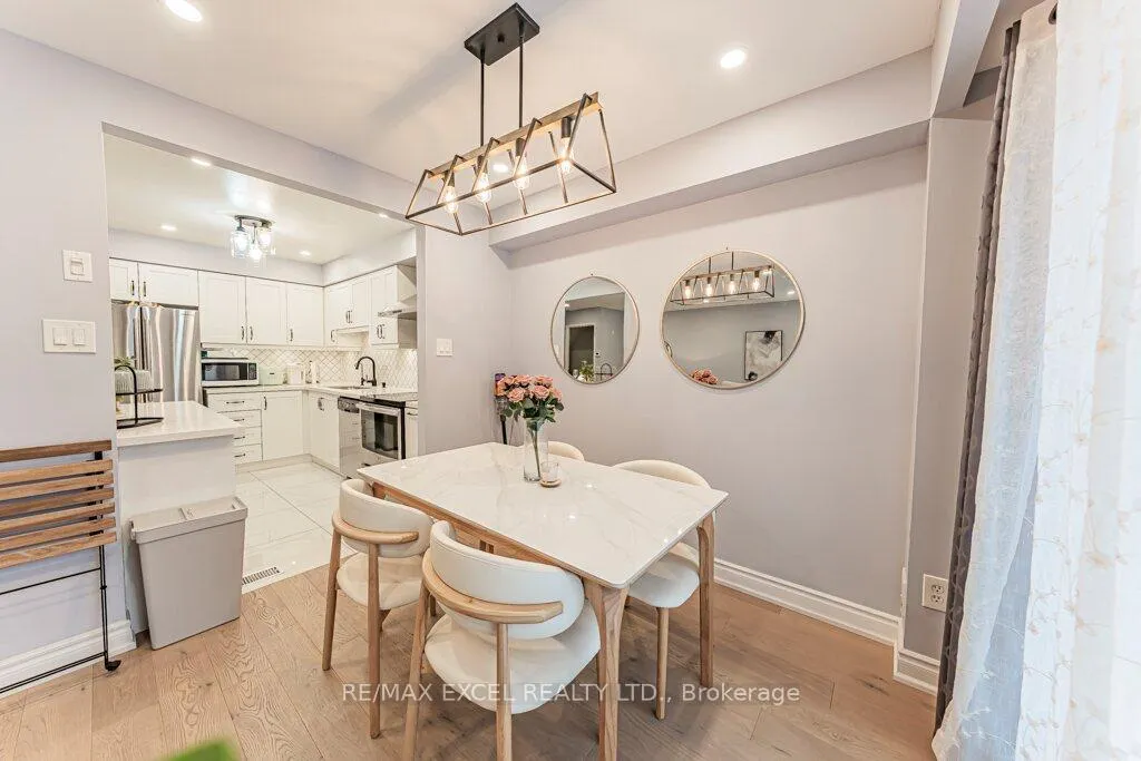 Photo 23 of 15 Knightsbridge Way, Markham, Markham Village — HOMEH