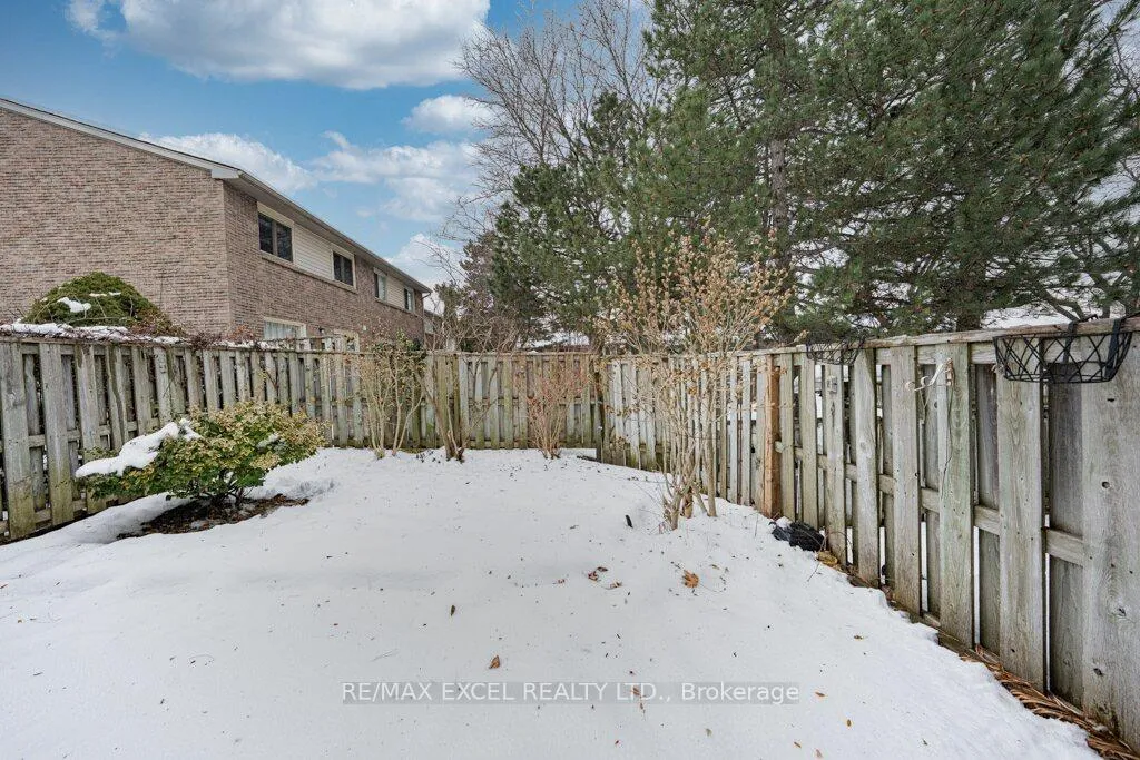 Photo 26 of 15 Knightsbridge Way, Markham, Markham Village — HOMEH