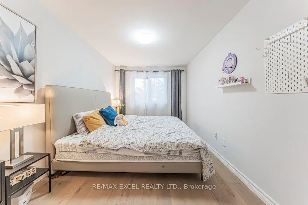 Photo 35 of 15 Knightsbridge Way, Markham, Markham Village — HOMEH
