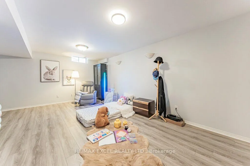 Photo 42 of 15 Knightsbridge Way, Markham, Markham Village — HOMEH