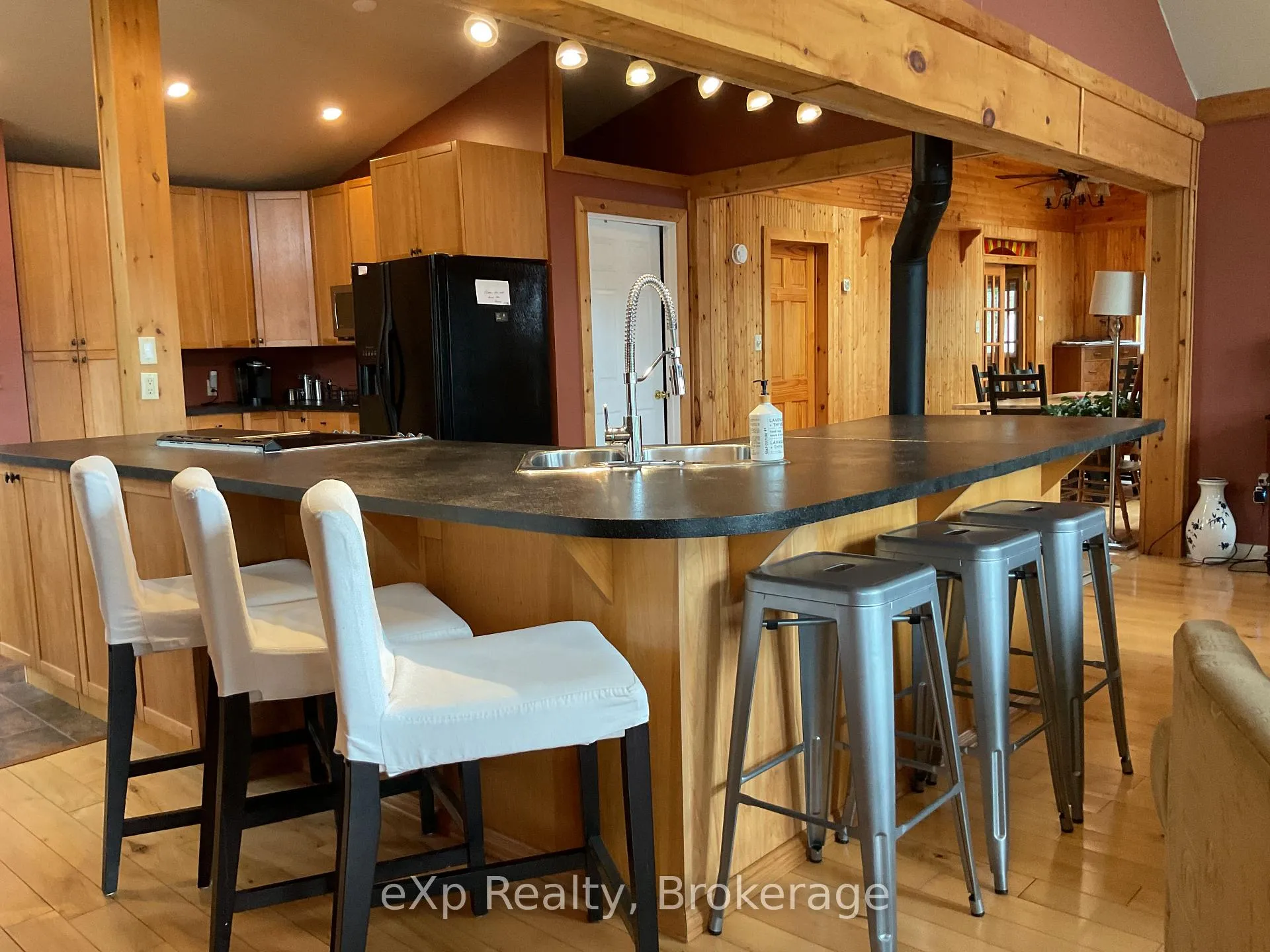 Photo 10 of 19 Valley Drive, Parry Sound Remote Area, Golden Valley — HOMEH
