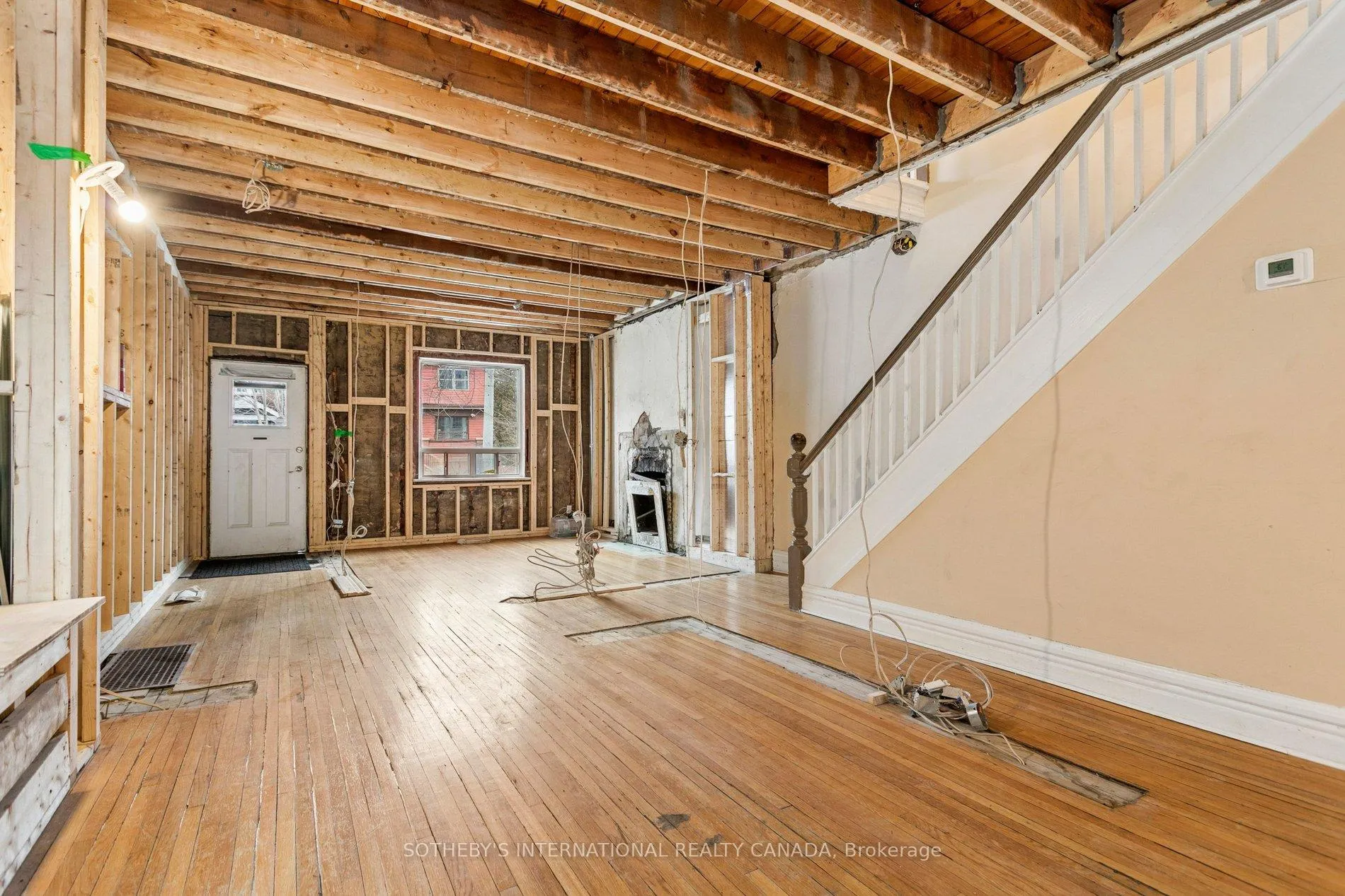 Photo 8 of 34 Indian Road, Toronto, High Park-Swansea — HOMEH