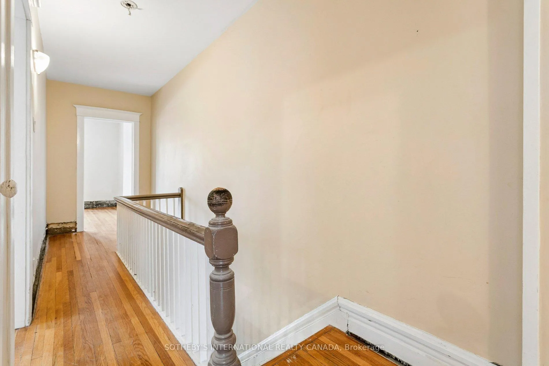 Photo 11 of 34 Indian Road, Toronto, High Park-Swansea — HOMEH