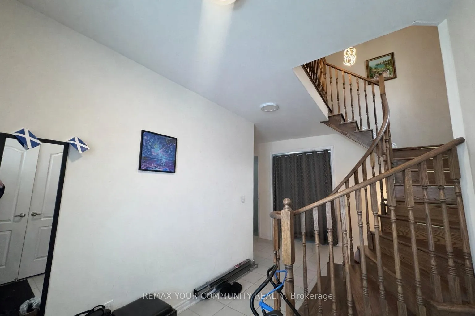 Photo 2 of Unit UPPER, 3055 Orion Boulevard, Orillia — HOMEH