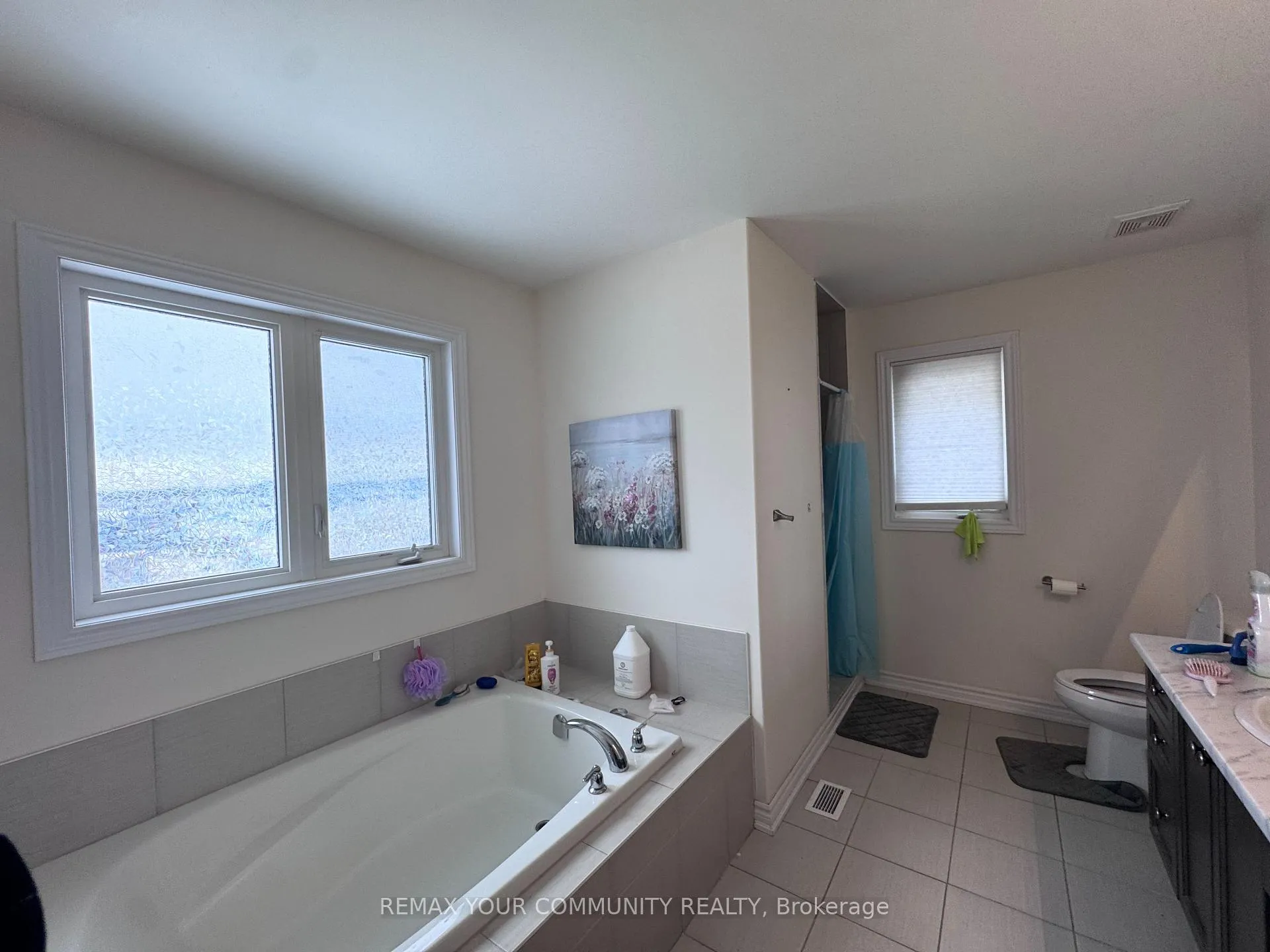 Photo 22 of Unit UPPER, 3055 Orion Boulevard, Orillia — HOMEH