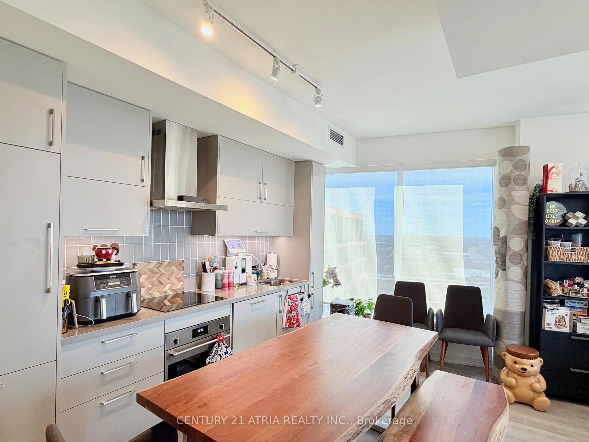 Photo 8 of 56 Andre De Grasse Street, Markham, Unionville — HOMEH