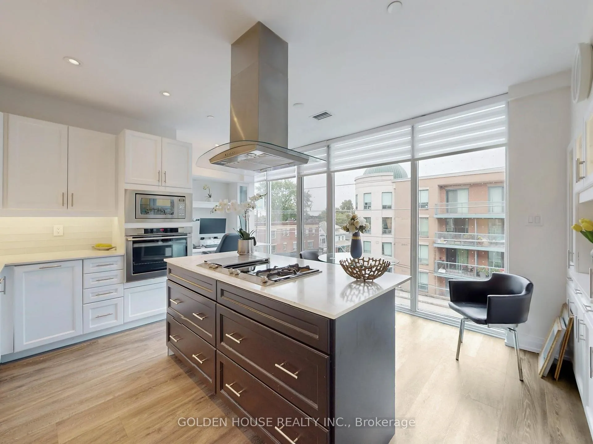Front of Unit 403, 200 Woodbine Avenue