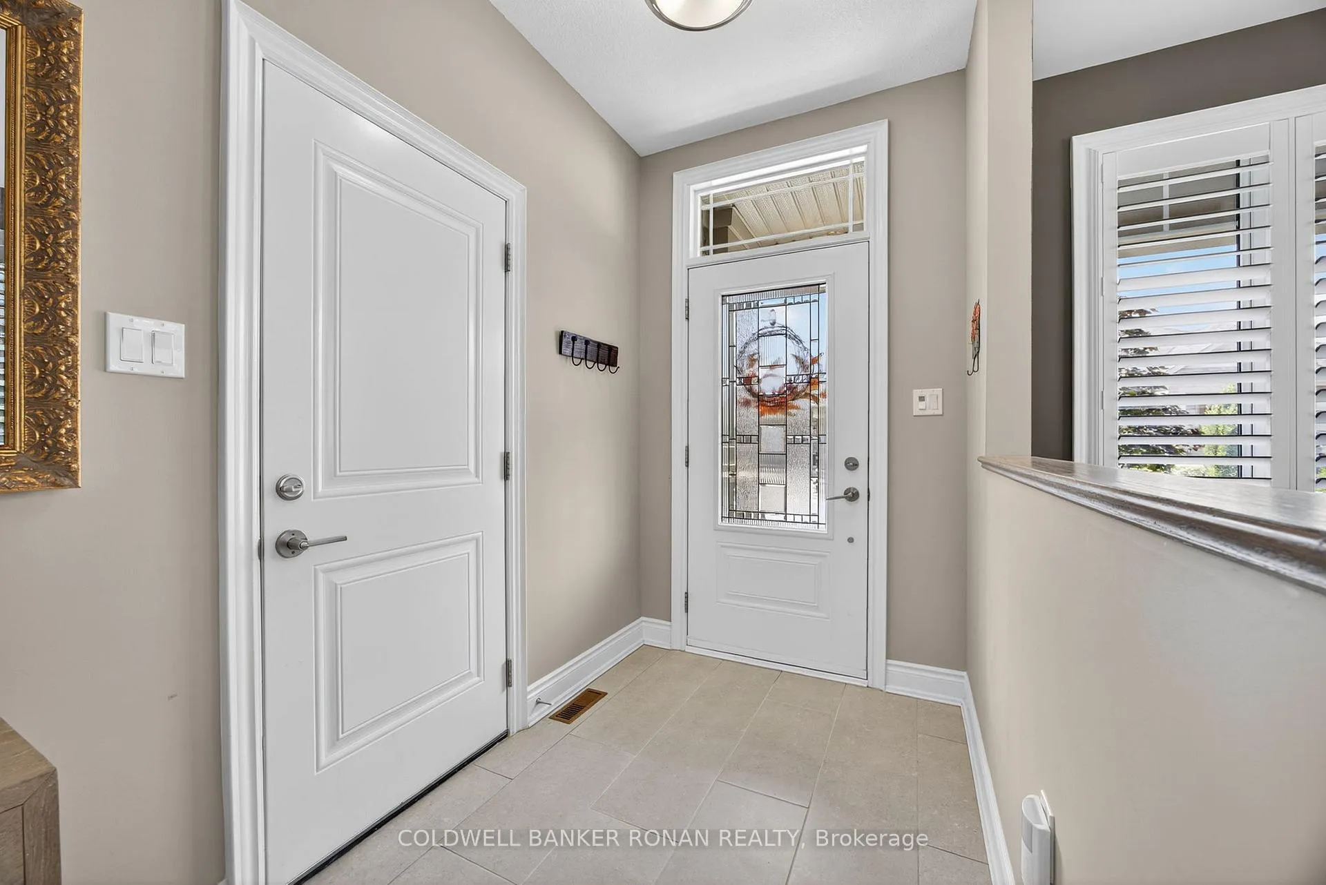 Photo 3 of Unit 10, 73 Summerhill Drive, New Tecumseth, Alliston — HOMEH