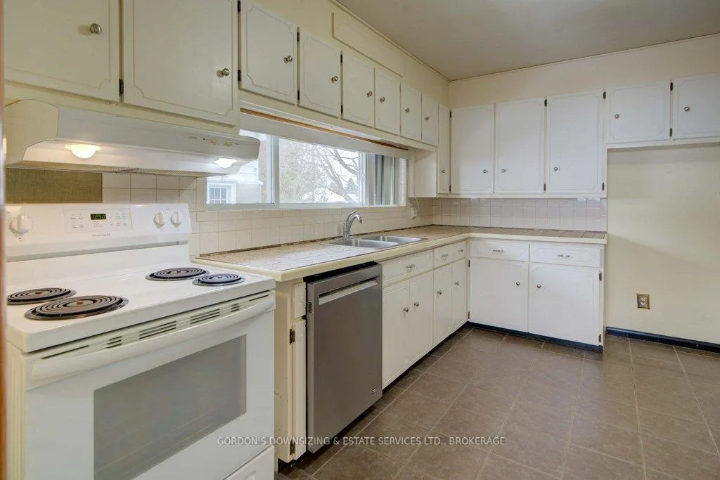 Photo 11 of 300 Old Quarry Road, Kingston, West of Sir John A. Blvd — HOMEH