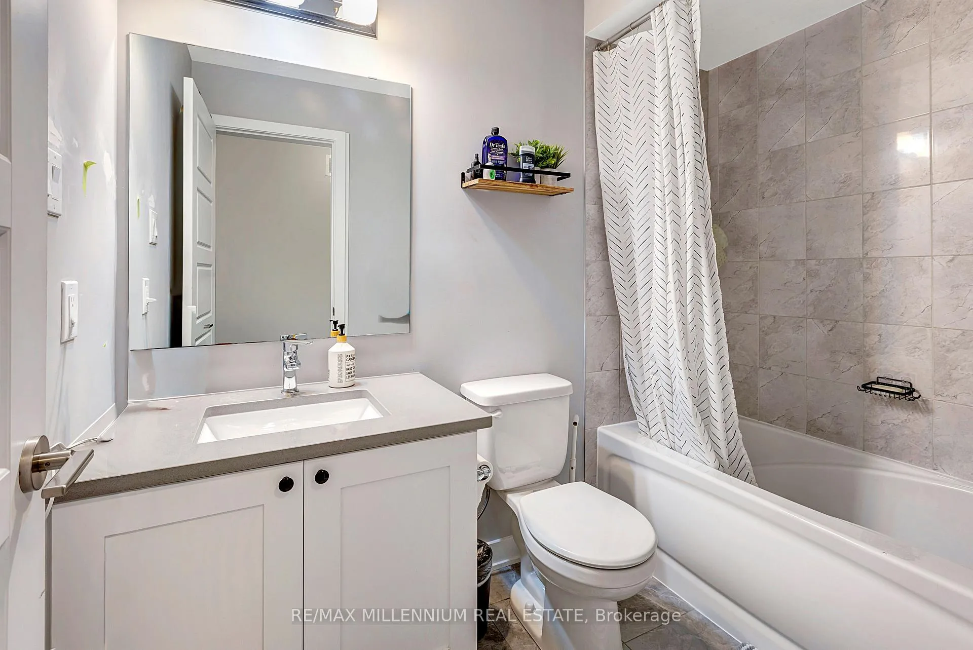 Photo 12 of 2070 Winsome Terrace, Ottawa, Fallingbrook/Gardenway South — HOMEH