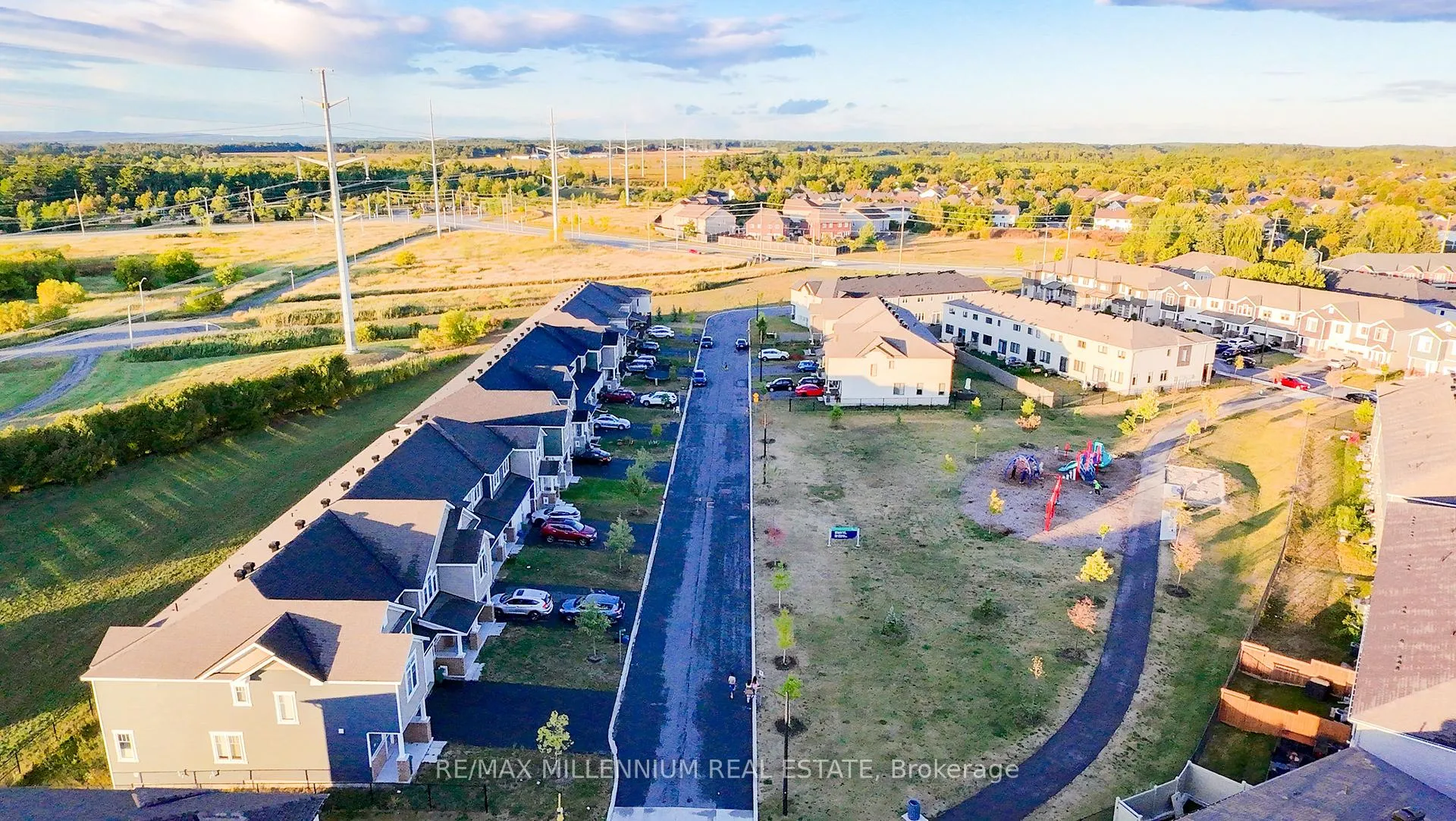 Photo 17 of 2070 Winsome Terrace, Ottawa, Fallingbrook/Gardenway South — HOMEH