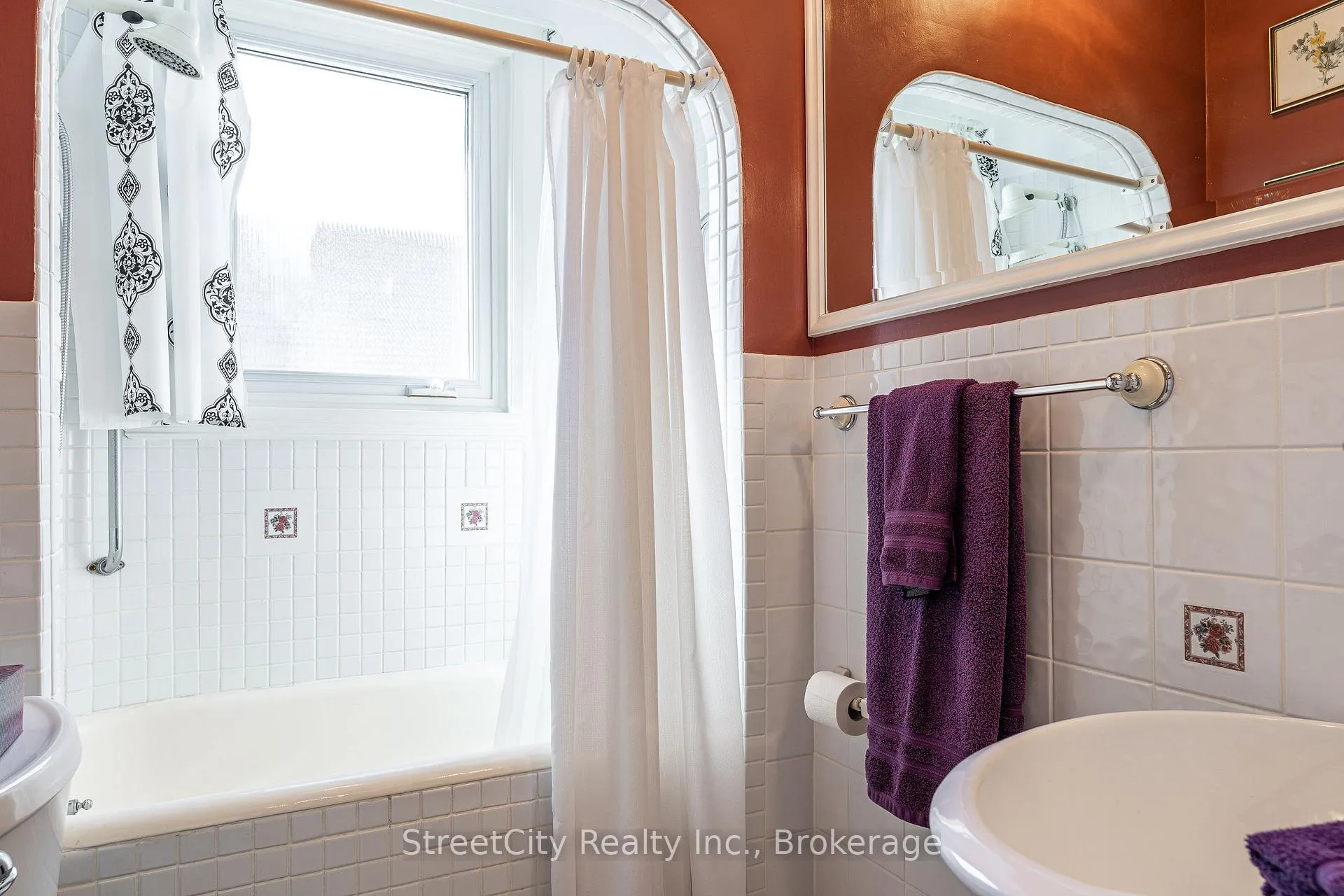 Photo 33 of 67 Douro Street, Stratford — HOMEH