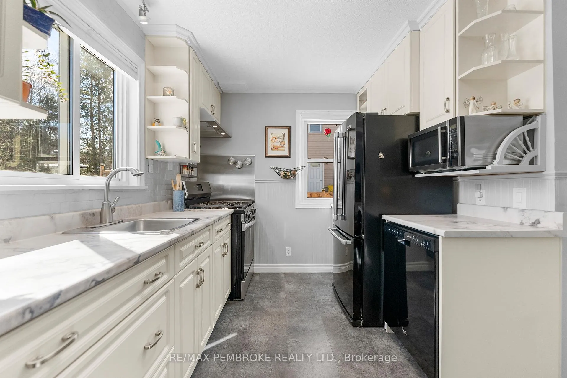 Photo 14 of 28 Le Caron Street, Deep River — HOMEH