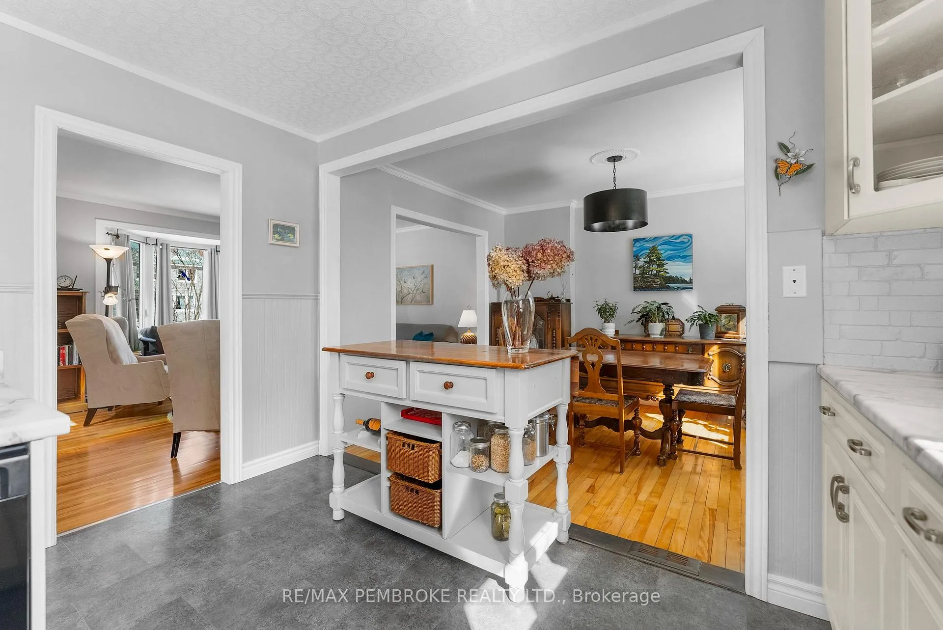 Photo 16 of 28 Le Caron Street, Deep River — HOMEH