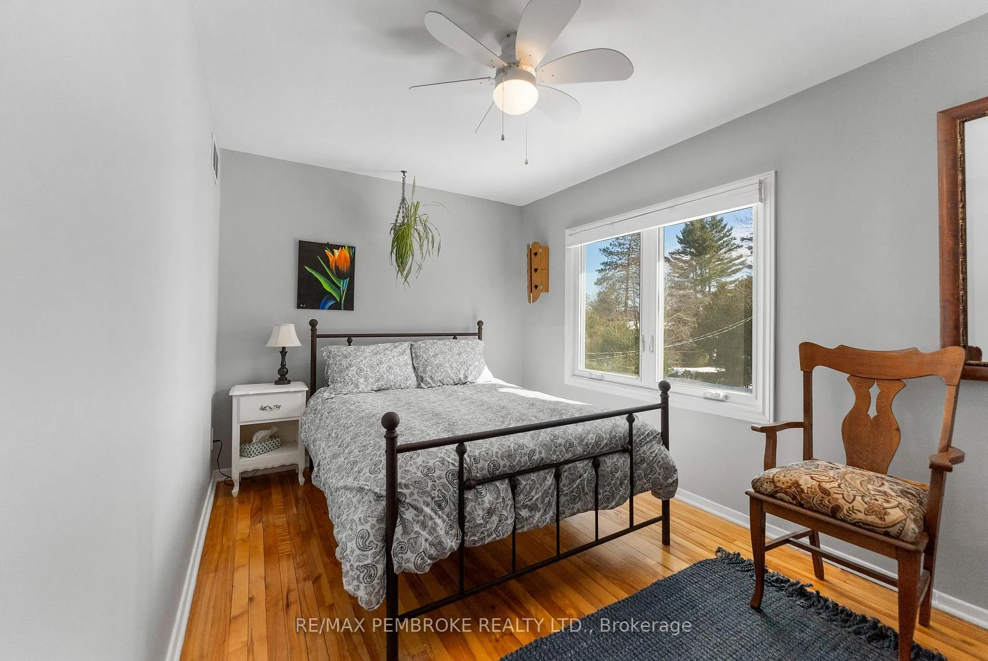 Photo 23 of 28 Le Caron Street, Deep River — HOMEH