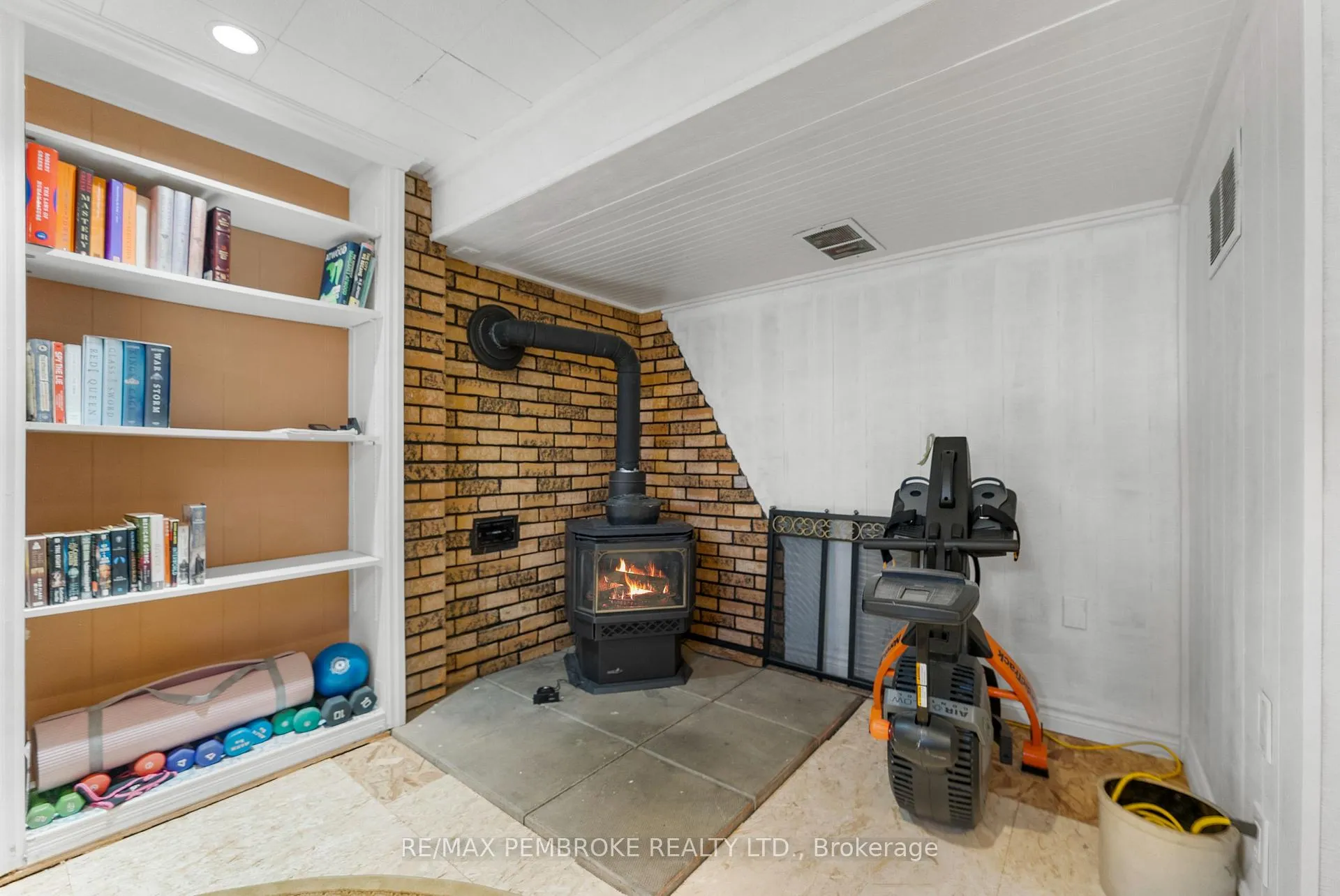 Photo 31 of 28 Le Caron Street, Deep River — HOMEH