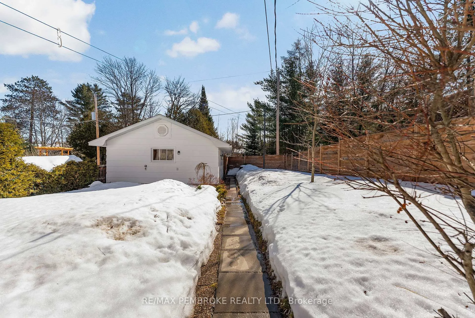 Photo 37 of 28 Le Caron Street, Deep River — HOMEH