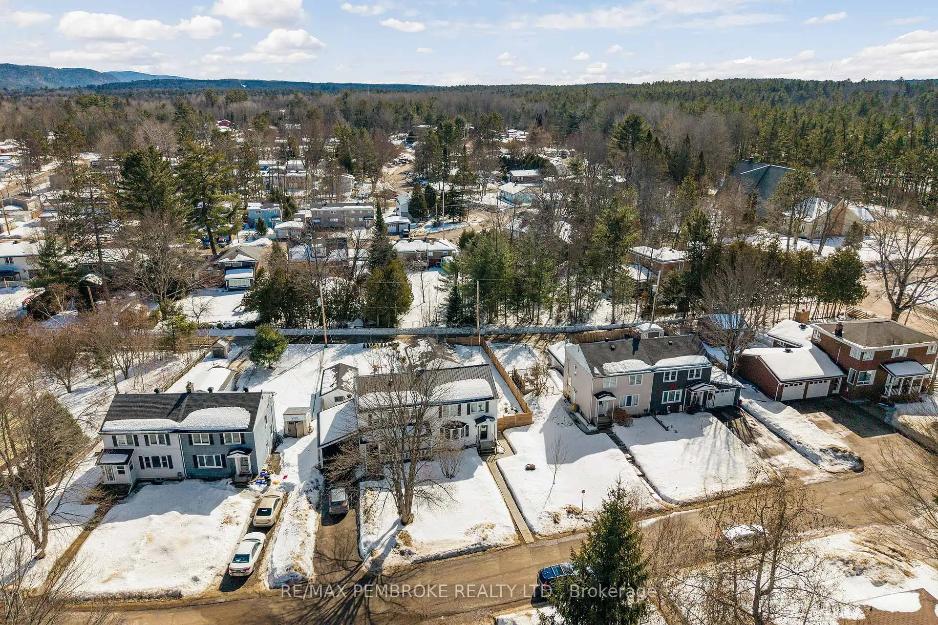 Photo 48 of 28 Le Caron Street, Deep River — HOMEH