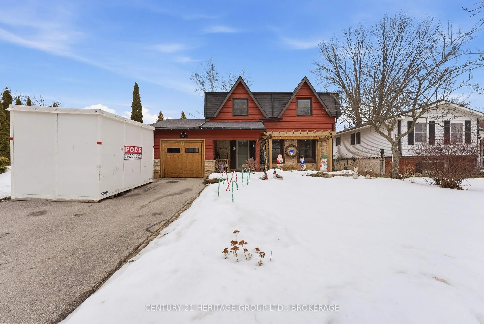 Photo 3 of 205 Keewatin Street, Oshawa, Donevan — HOMEH