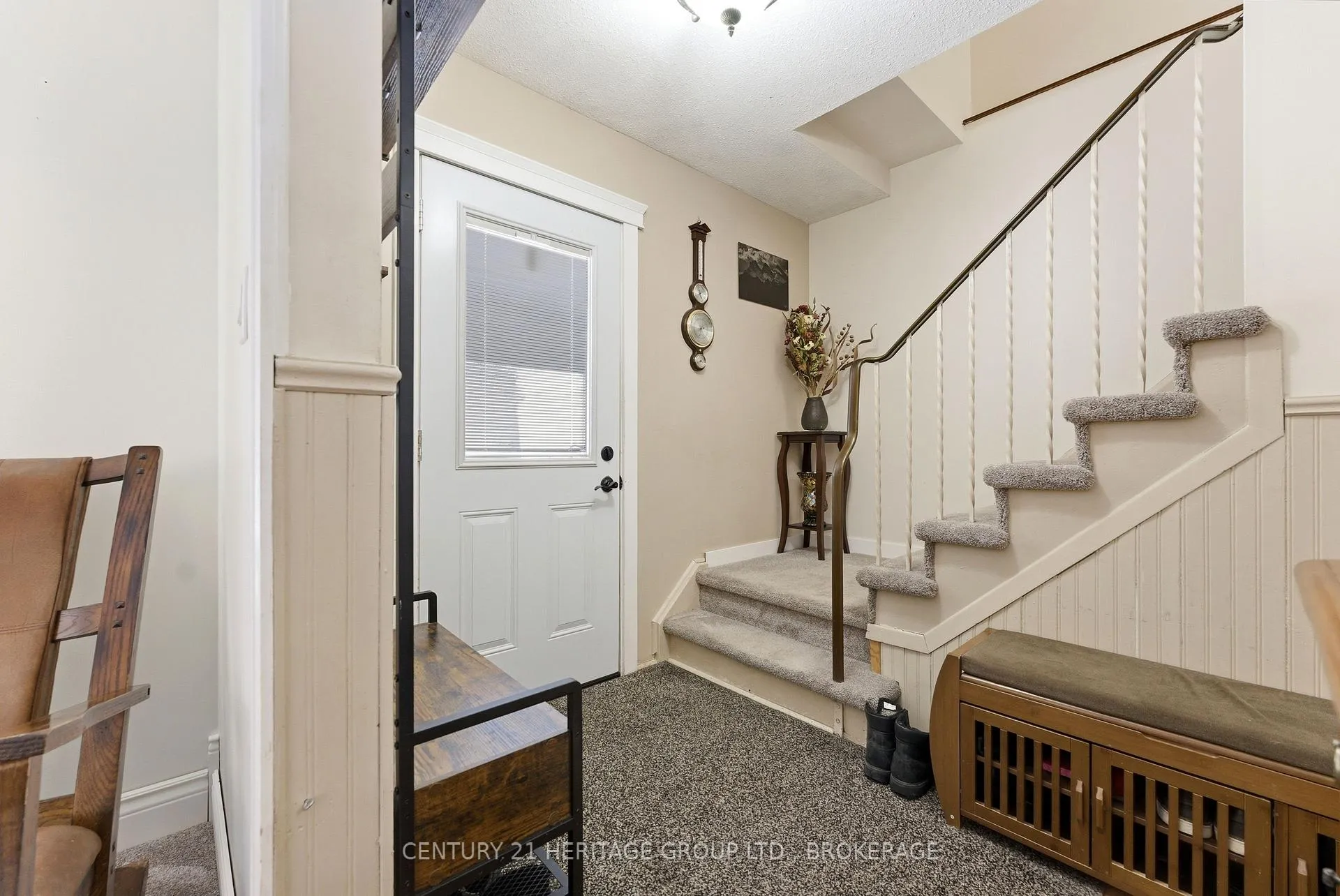Photo 7 of 205 Keewatin Street, Oshawa, Donevan — HOMEH
