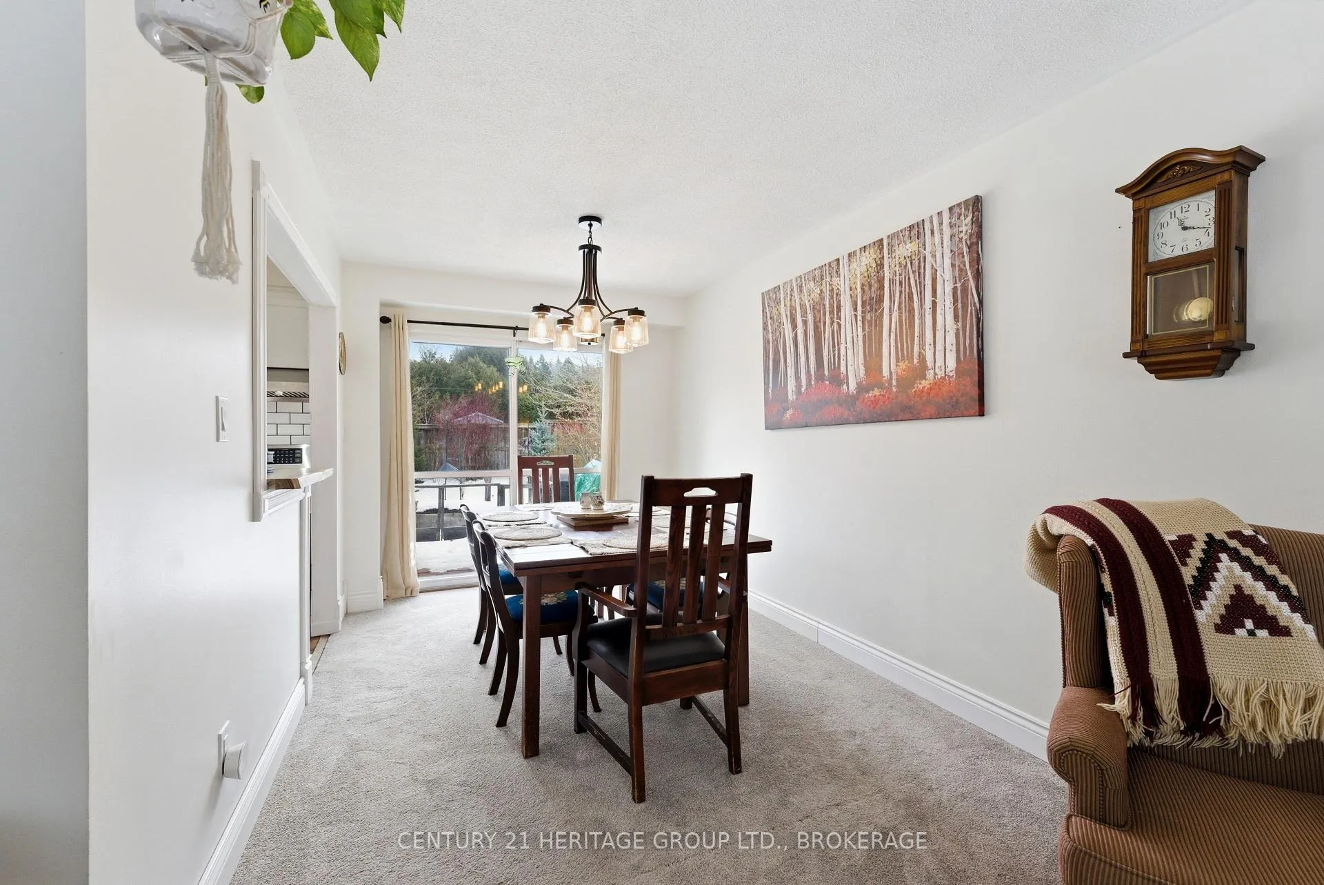 Photo 13 of 205 Keewatin Street, Oshawa, Donevan — HOMEH