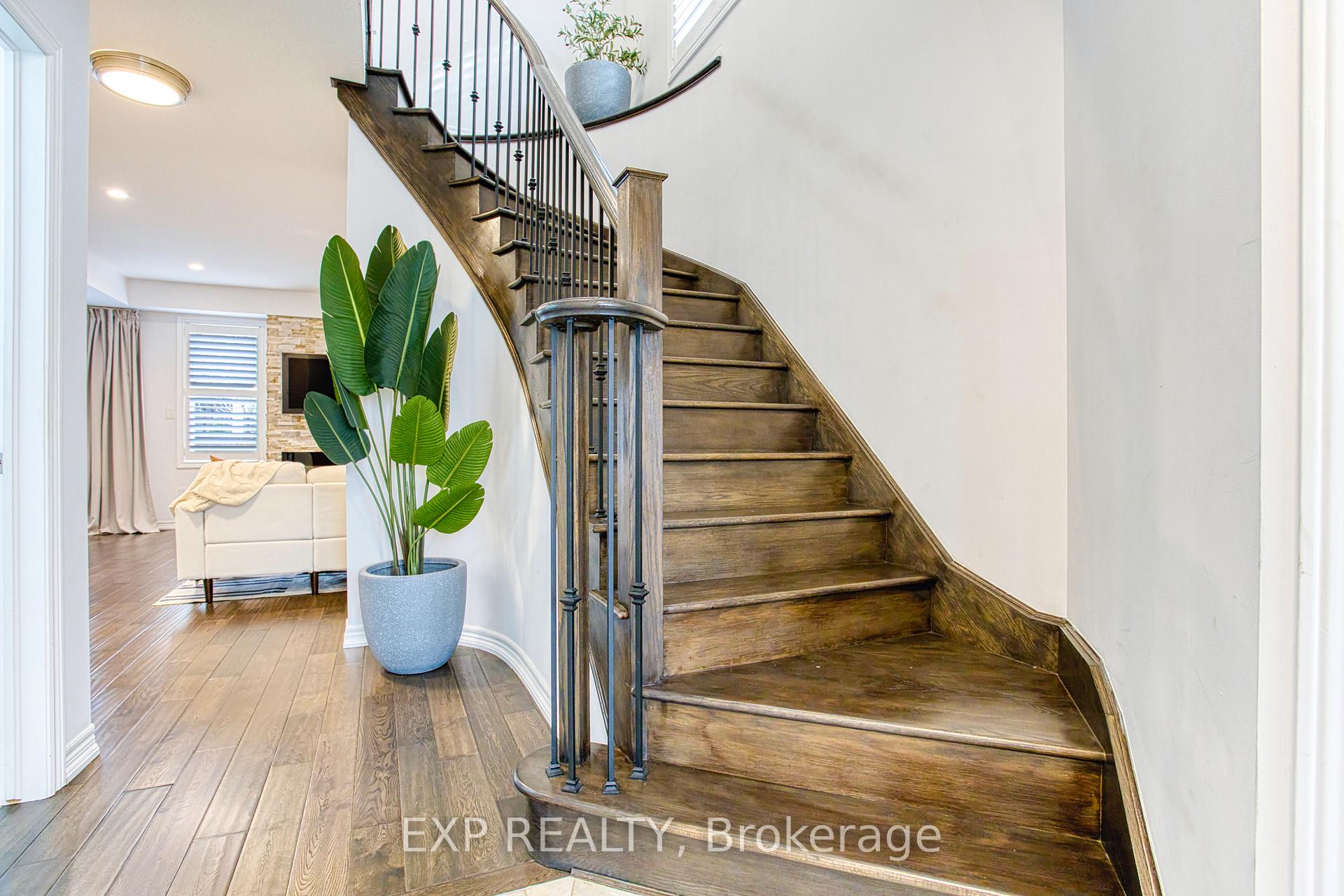 Photo 7 of 67 Padua Crescent, Hamilton, Lakeshore — HOMEH