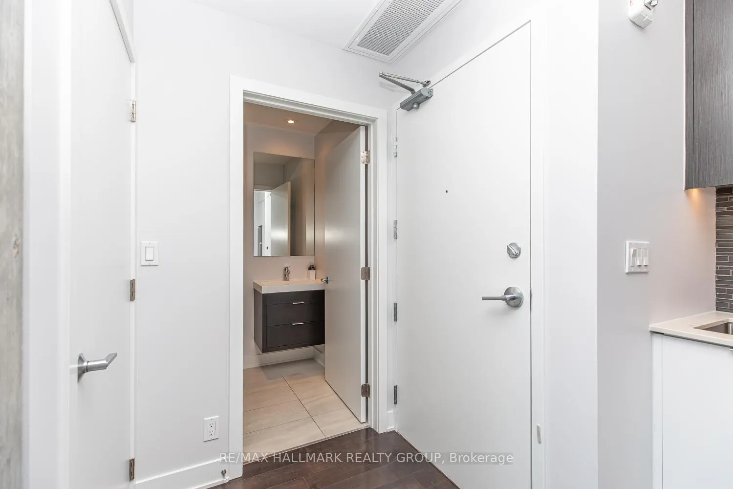 Photo 5 of Unit 1905, 20 Daly Avenue, Ottawa, Sandy Hill — HOMEH