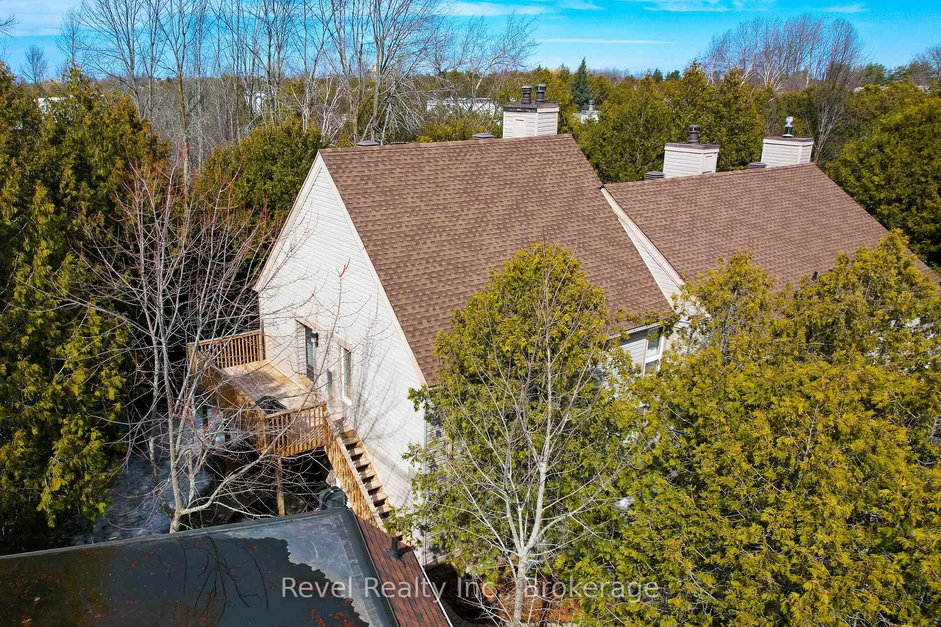 Photo 3 of 126 Escarpment Crescent, Collingwood — HOMEH