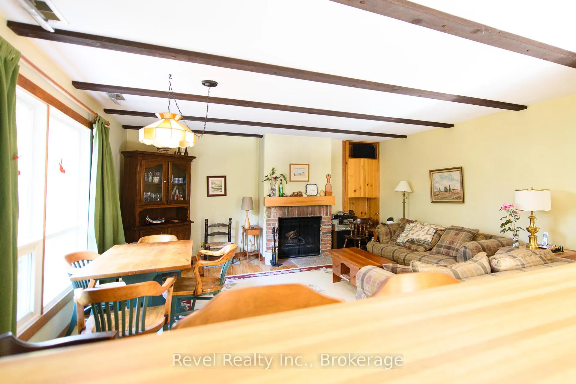 Photo 8 of 126 Escarpment Crescent, Collingwood — HOMEH