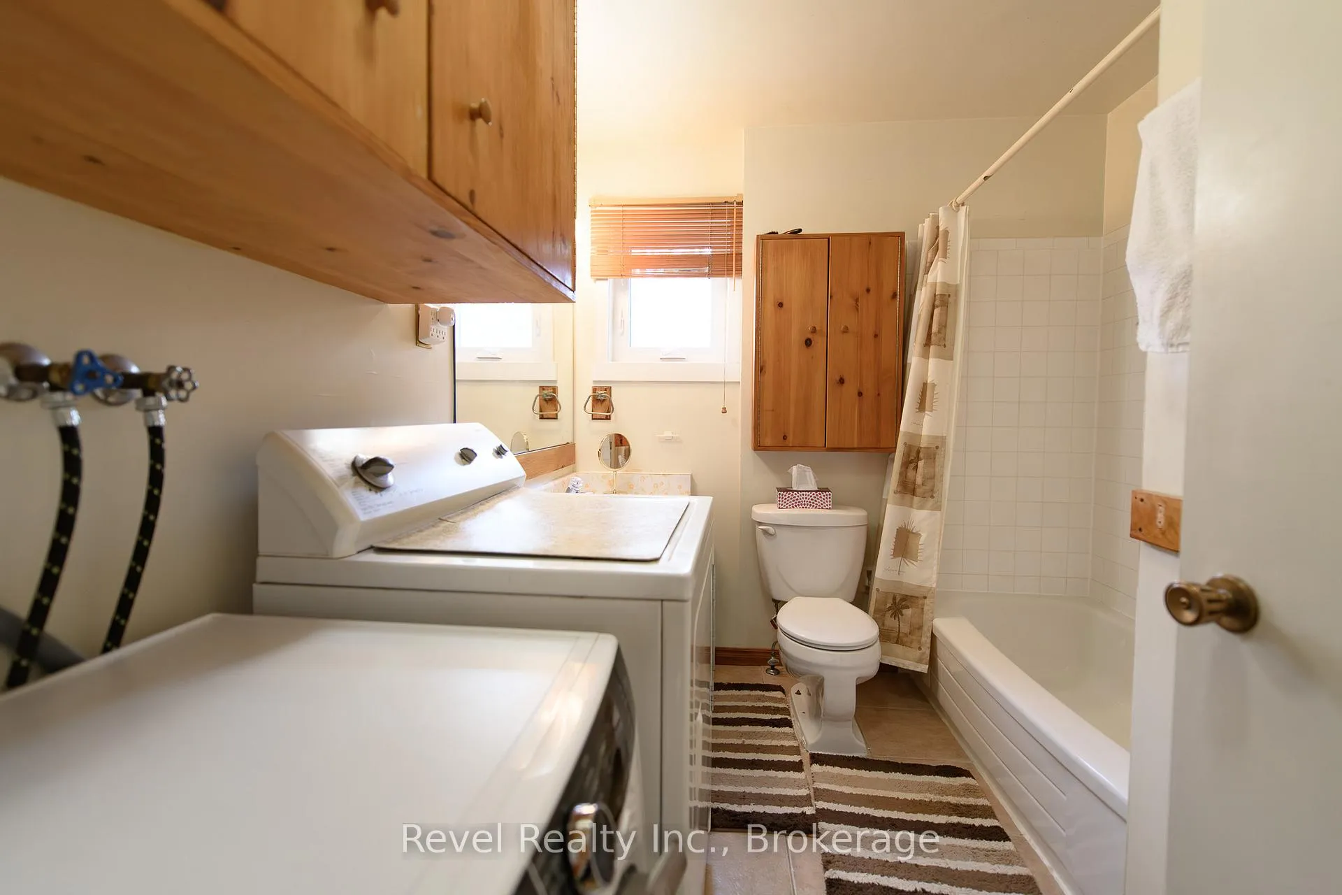 Photo 11 of 126 Escarpment Crescent, Collingwood — HOMEH