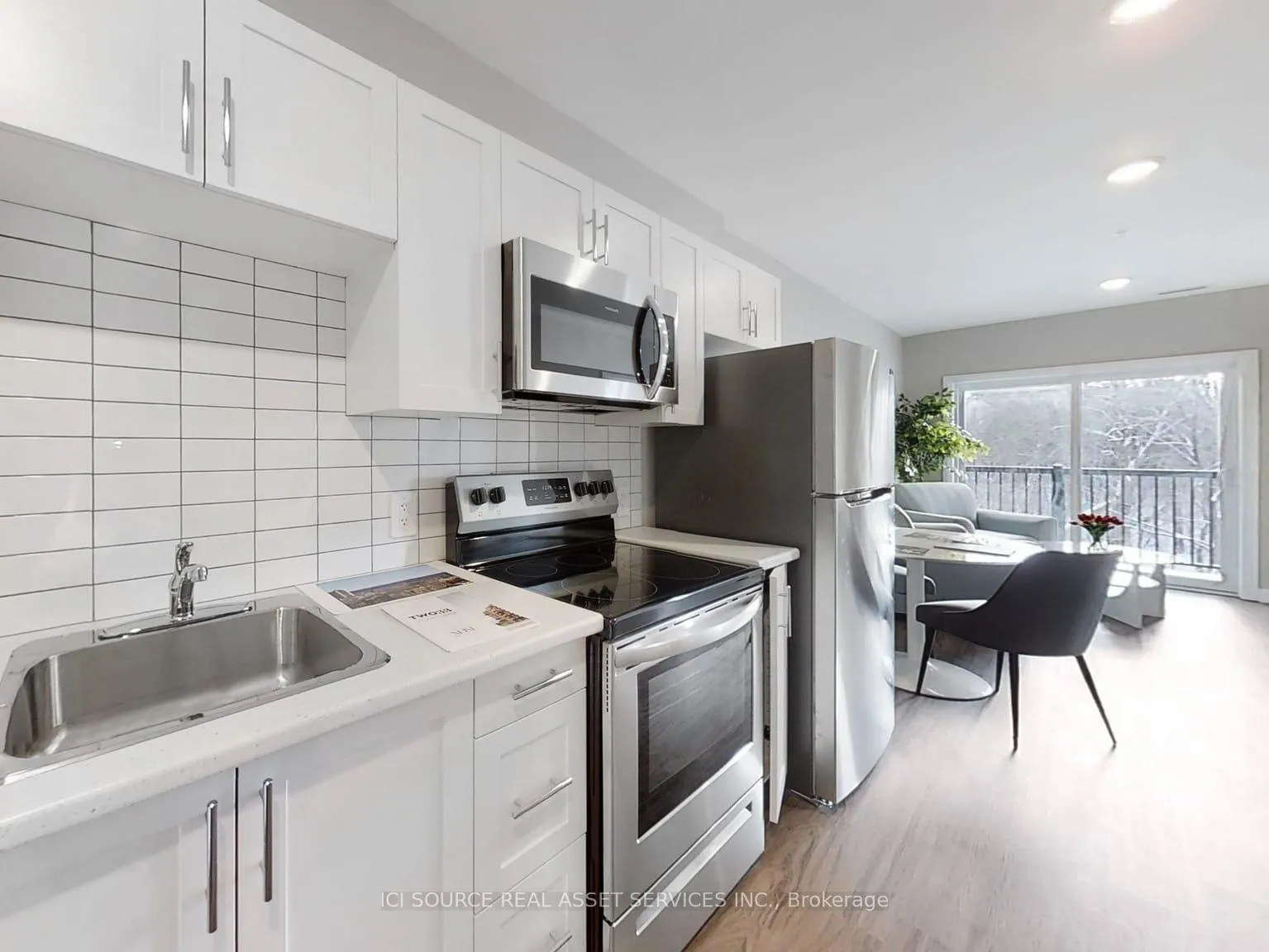 Photo of Unit 305, 77 William Street N