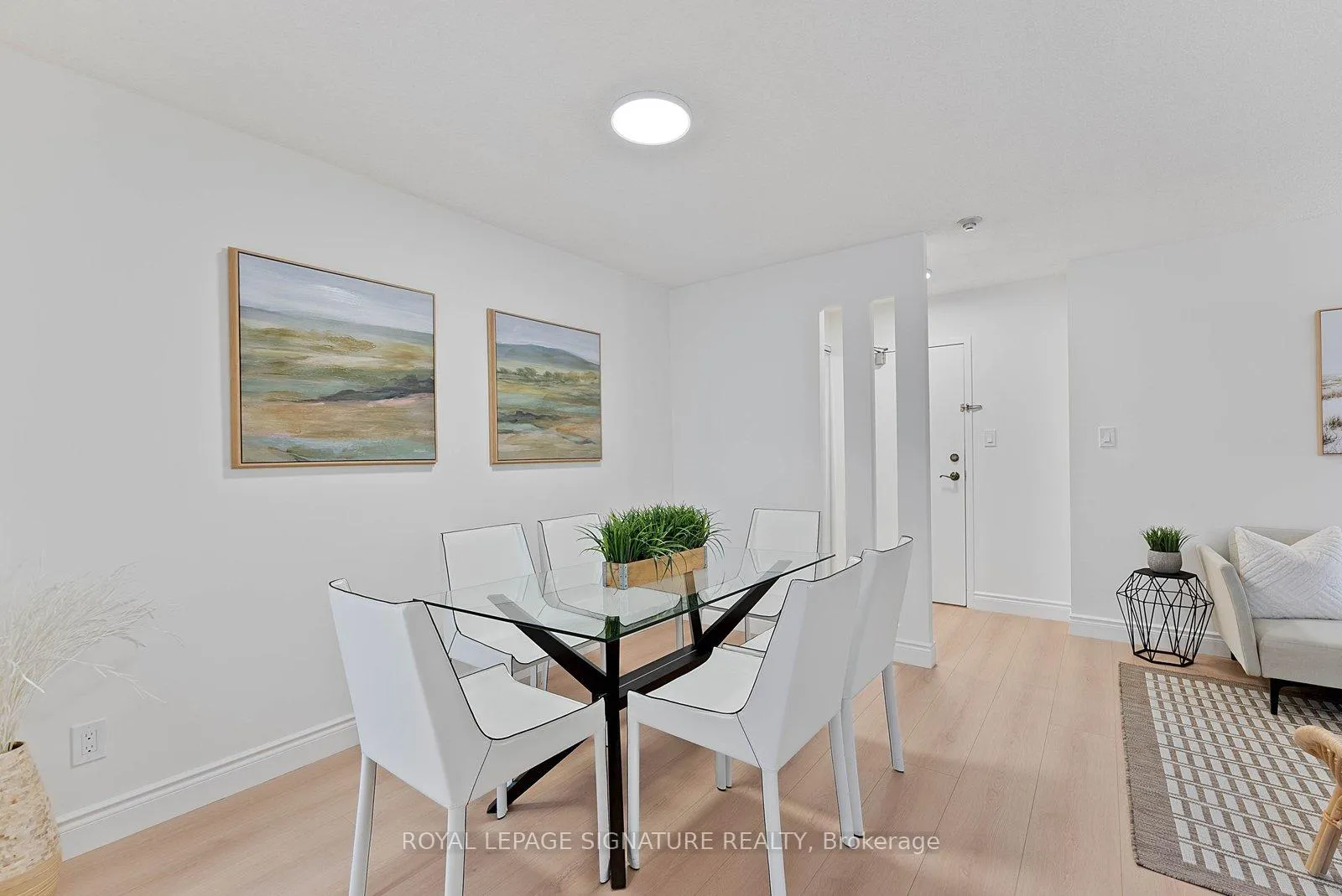 Photo 7 of Unit 921, 633 Bay Street, Toronto, Bay Street Corridor — HOMEH