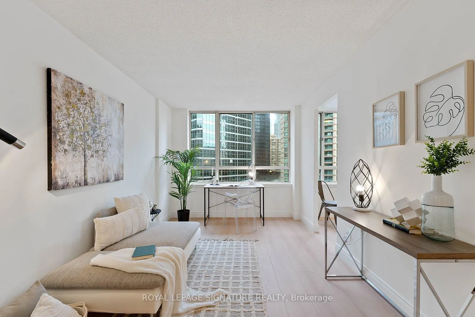 Photo 14 of Unit 921, 633 Bay Street, Toronto, Bay Street Corridor — HOMEH