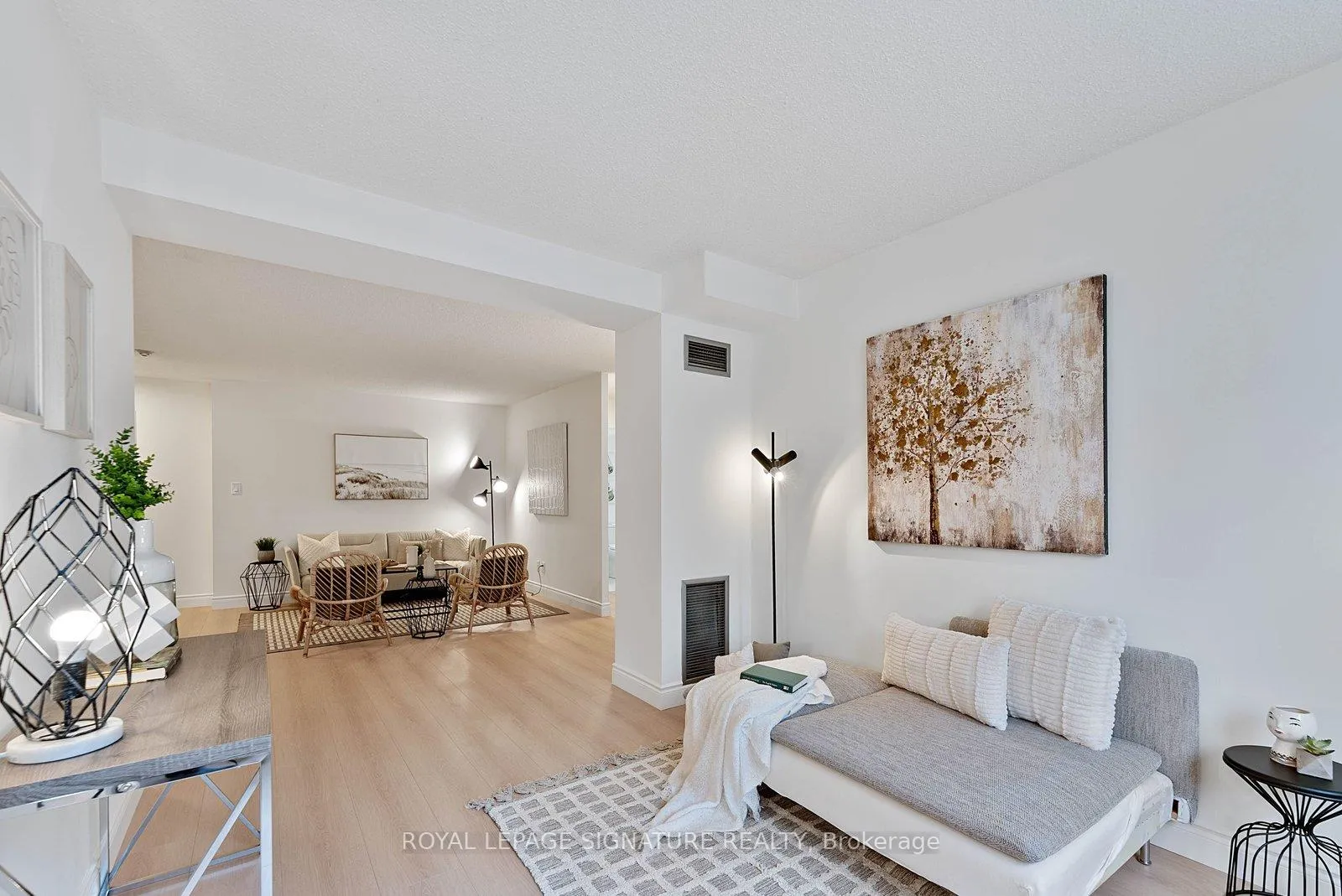 Photo 16 of Unit 921, 633 Bay Street, Toronto, Bay Street Corridor — HOMEH