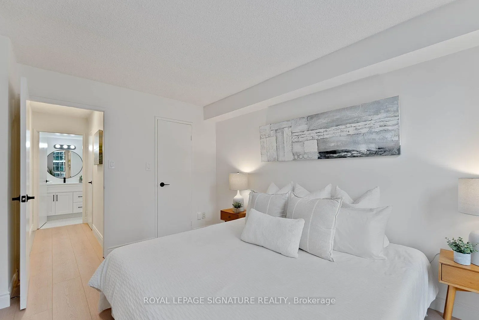 Photo 19 of Unit 921, 633 Bay Street, Toronto, Bay Street Corridor — HOMEH